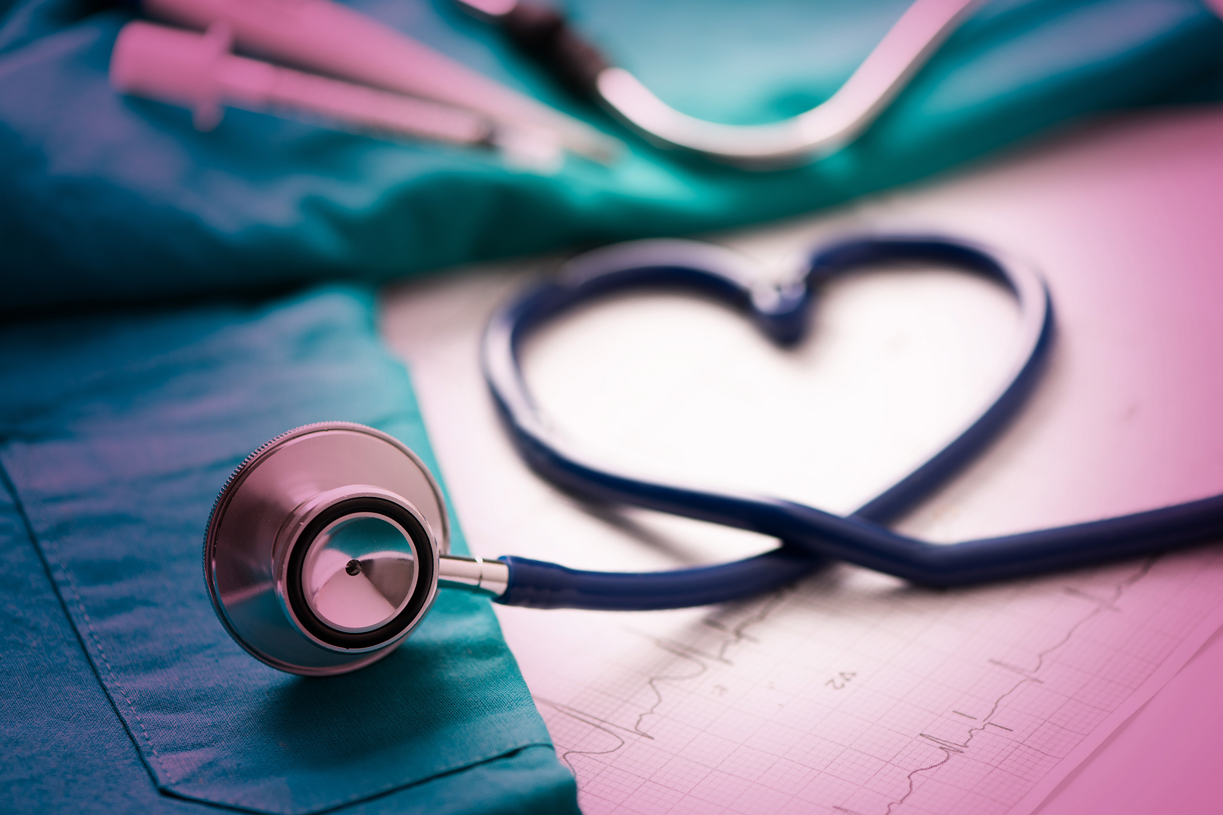 听诊器绳在心脏的形状